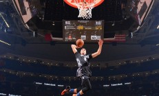 开云下载-数据与节奏的独舞，奥亚尔萨瓦尔的爆炸性绽放与牙买加的摩洛哥掌控艺术