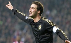 开云体育官方网站-绝地反击，雷诺车队力克迈凯伦，塞恩斯关键制胜