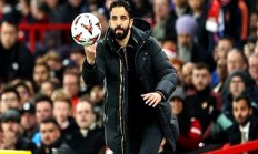 开云体育-曼城飒爽登场，英超强队力擒对手晋级