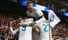 开云体育中国-包含球场内外的较量令人目不暇接！的词条