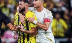 开云官网-皇马主场大胜：本泽马表现出色破门两次