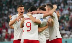 开云体育中国-欧洲杯预选赛双方难分高下，角逐出风云变幻