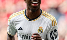 开云体育app-皇马复苏迹象恢复，对局仍有悬念