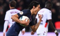 开云平台-包含莱文斯顿中流右眼球前插，门前破门的词条