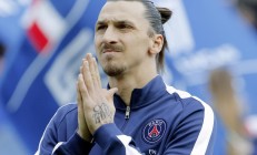 开云体育平台APP-悖论的旗帜，当完胜的轰鸣响彻，与扛起全队的孤独背影