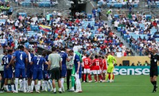 开云APP-切尔西全队奋力战胜对手，主帅赞赞助攻