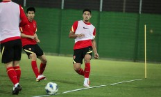 开云下载-热身赛中争胜，球队备战状态良好