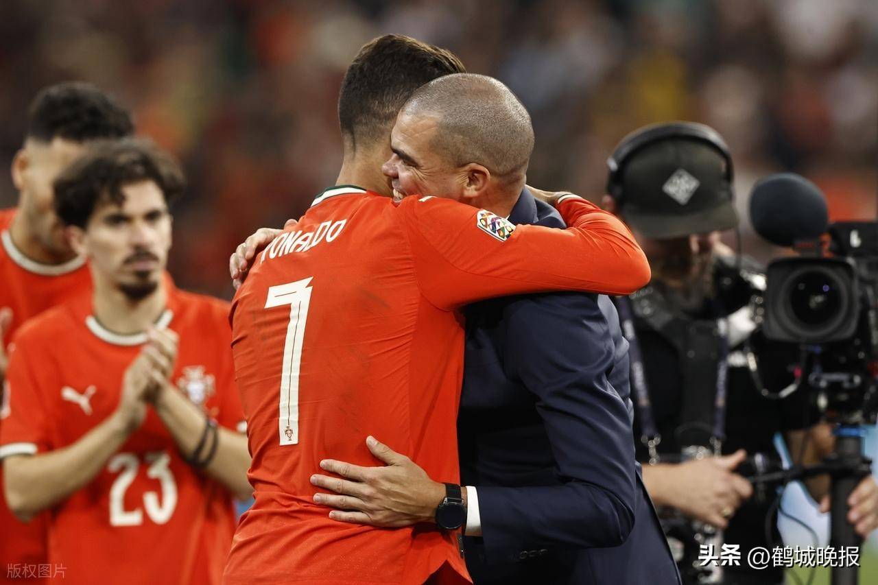 沙特球队遭遇惨败，出线形势严峻