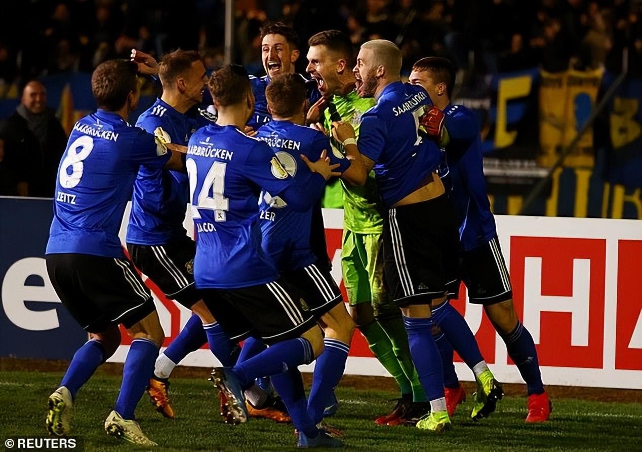 雷根斯堡主场胜利对阵杜塞尔多夫