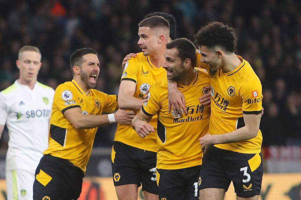 曼城轻取狼队，继续紧追领头羊