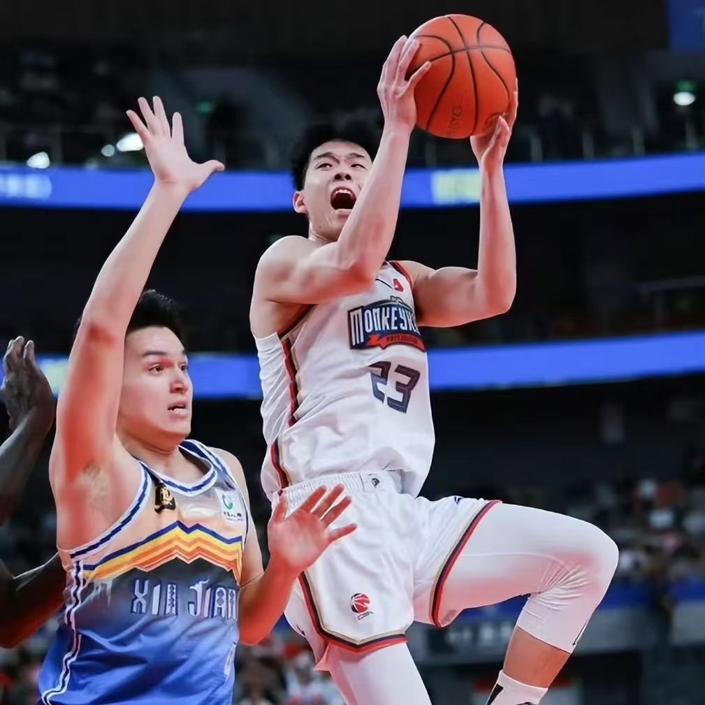 南京男篮关键时刻爆发，逆转获胜