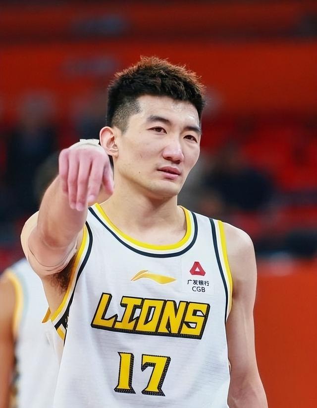 南京男篮关键时刻爆发，逆转获胜