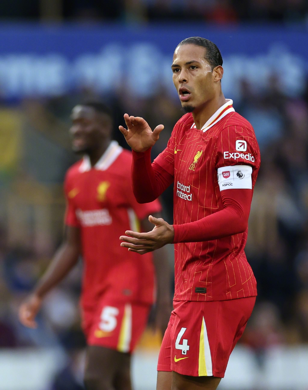 慕尼黑红军三连胜，领先积分榜