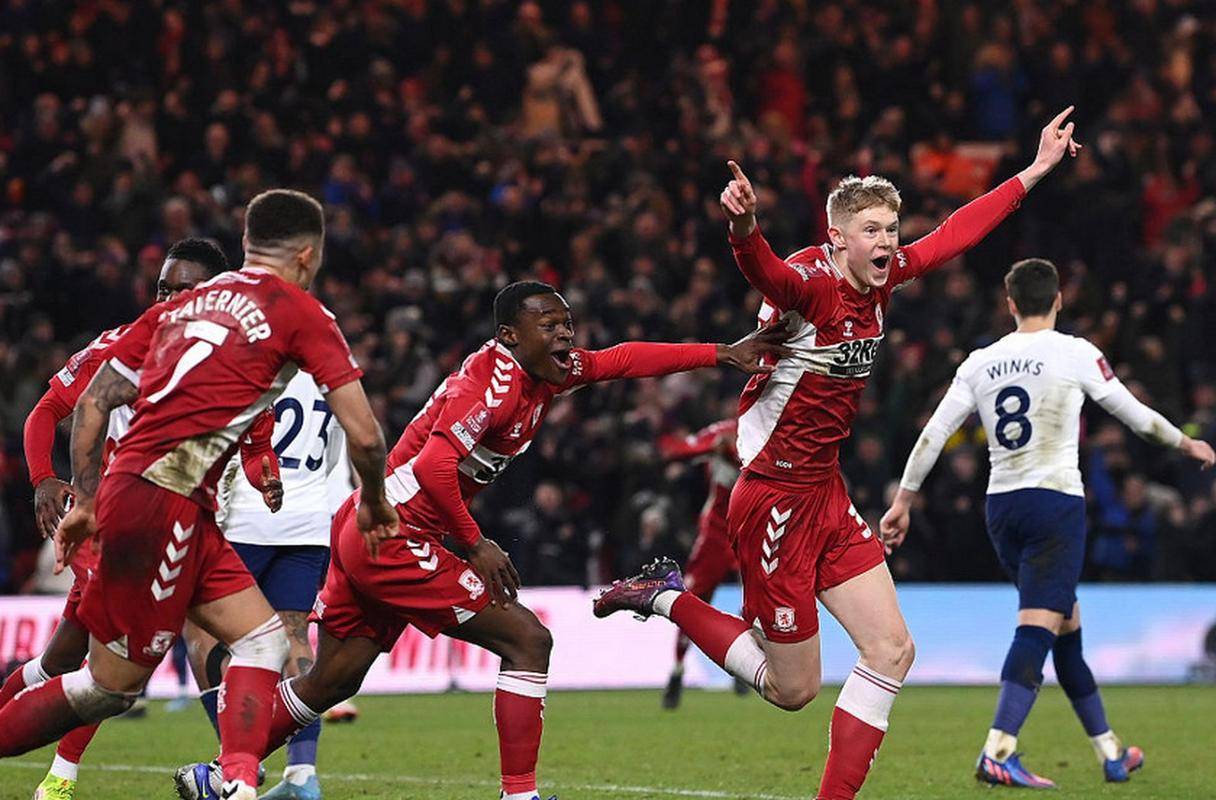 南安普顿客场击败富勒姆,摆脱保级魔咒,保持胜利步伐 南安普顿客场击败富勒姆,摆脱保级魔咒,保持胜利步伐