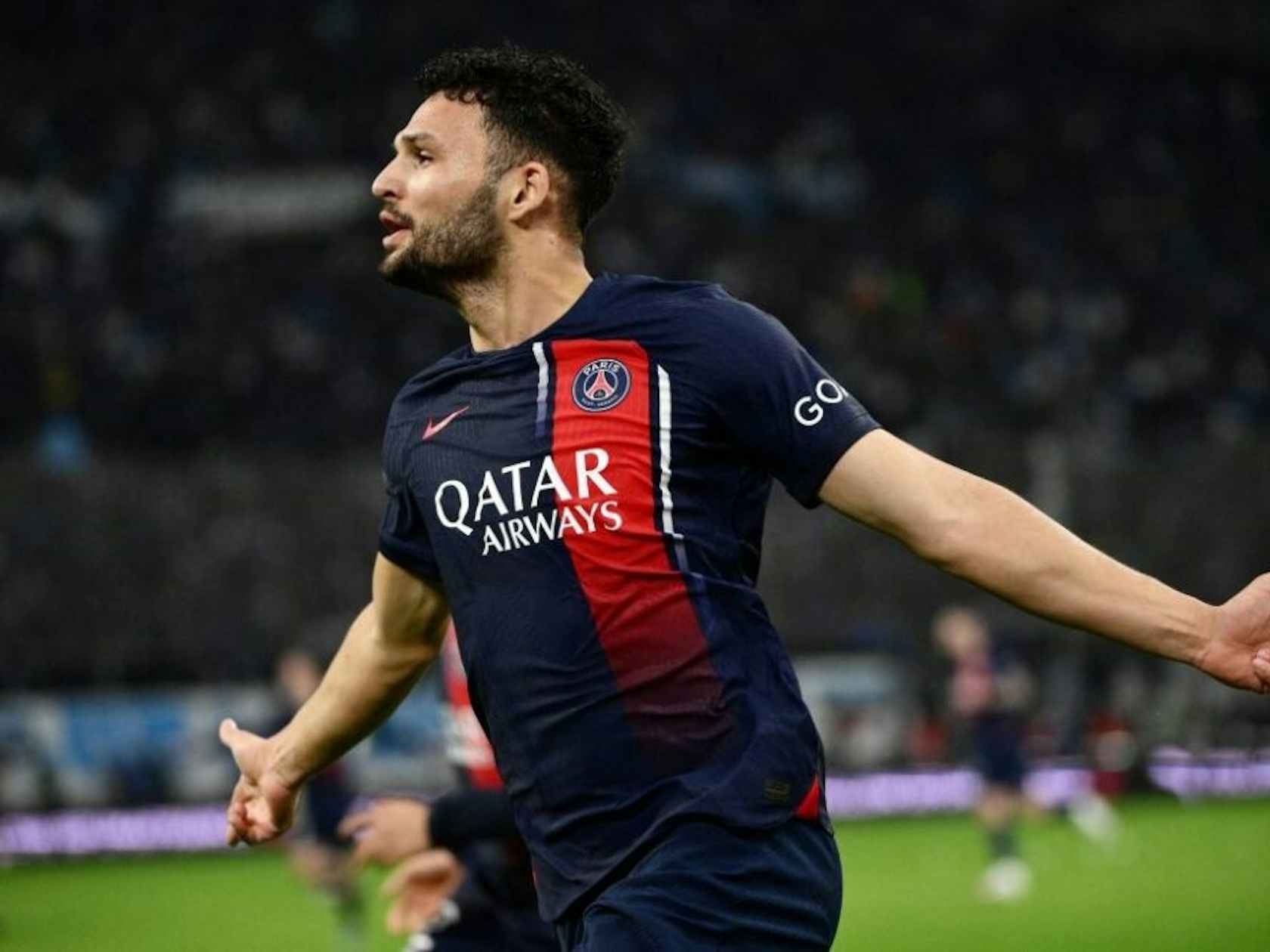 马赛球队前锋受伤,或告别赛季比赛 马赛球队前锋受伤,或告别赛季比赛