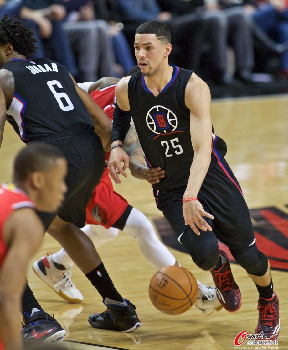 开拓者队客场胜子弹队，取得近期连胜