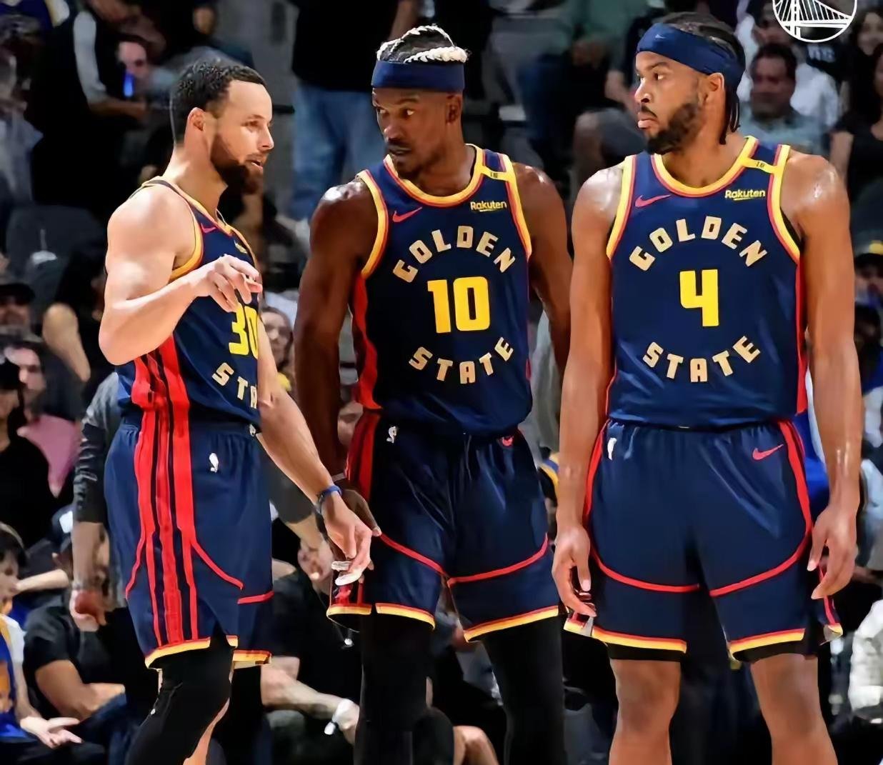 勇士逆转掘金，柯瑞投进绝杀三分