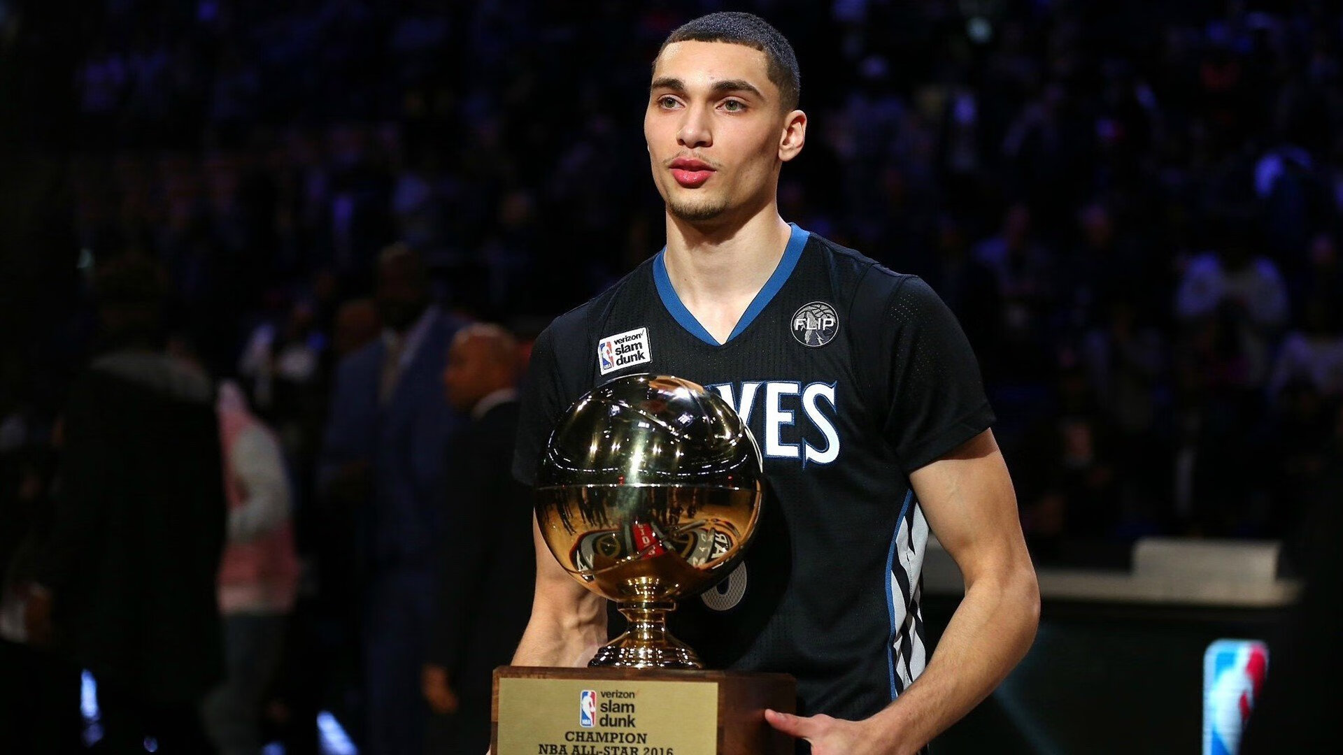 勒克莱尔全场称王，阿斯顿马丁却以团队之力横扫法拉利